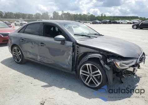 2018 Audi A3 Premium из США, поврежденный, VIN WAUAUGFF2J1029327